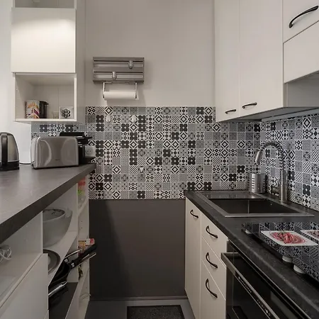 Apartment Centre, Deux Pieces, Calme, Terrasse Plein Sud *