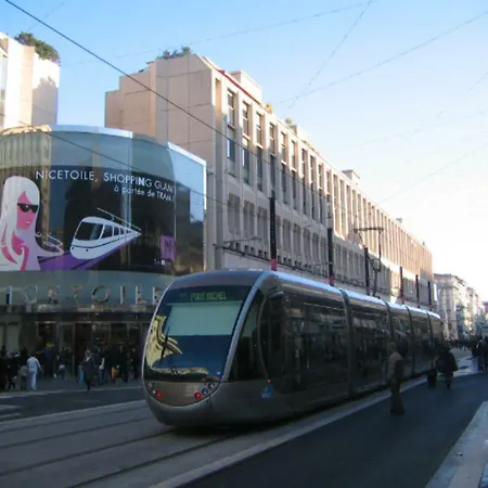 Centre, Deux Pieces, Calme, Terrasse Plein Sud Nice