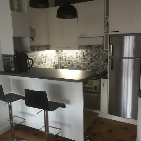Apartment Centre, Deux Pieces, Calme, Terrasse Plein Sud *